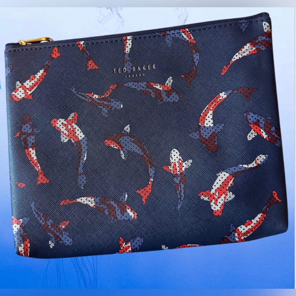 Ted Baker London collab with EL AL Airline
Amenity Travel Bag